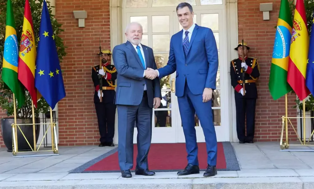 874AAEFE-1986-4CD7-8D90-D04BBE120F7F